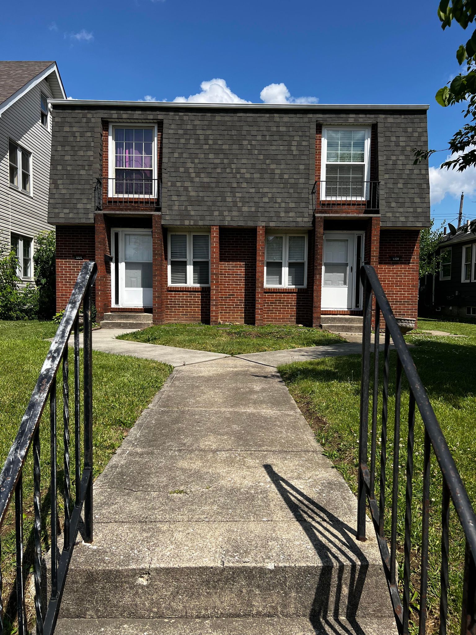 668 S Hague Ave